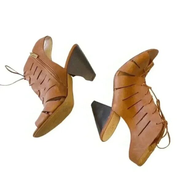 Vince Camuto Estie Leather Ankle Booties Peep Toe Heeled Lace Up Tan Brown 10 - Picture 9 of 14